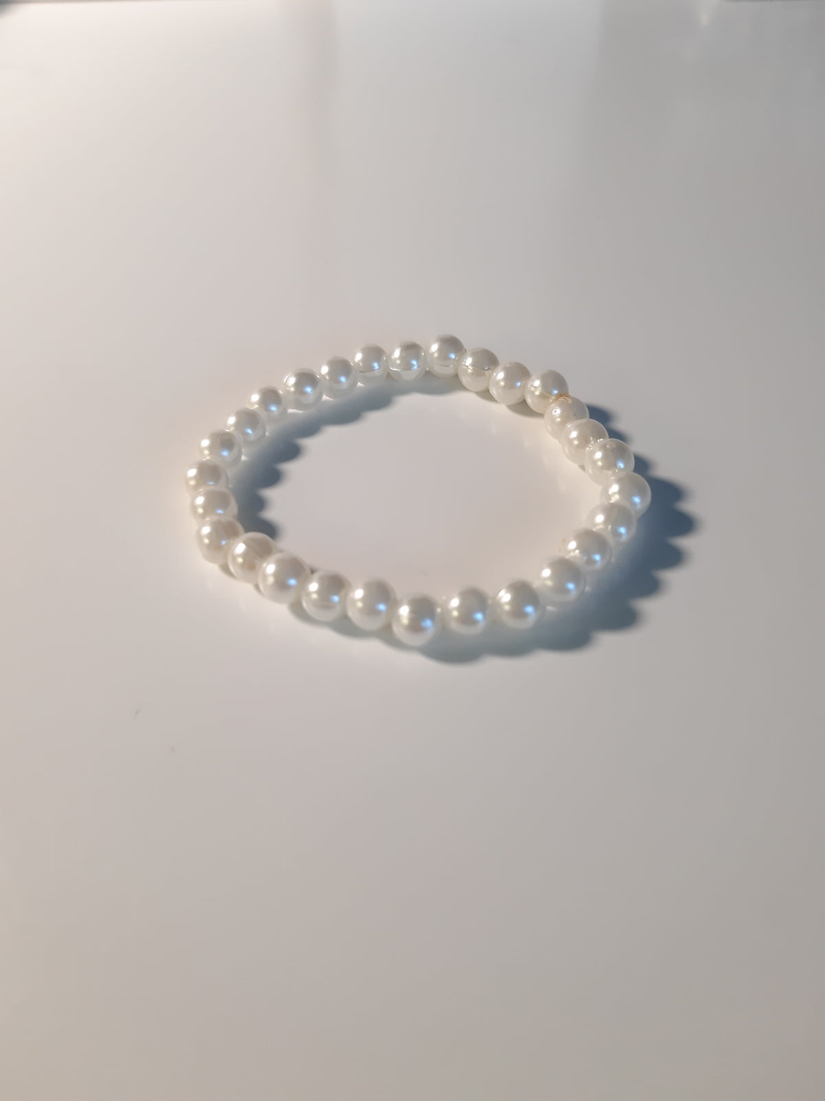 Simple Stretch White Pearl Bracelet